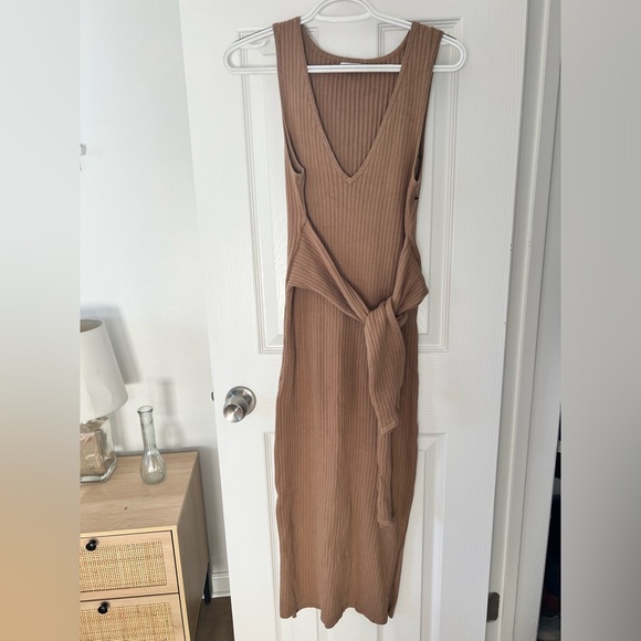 GOOD AMERICAN Sleeveless Rib Knit Tie Waist Midi Dress Taupe Tan Size 3 - Picture 2 of 4